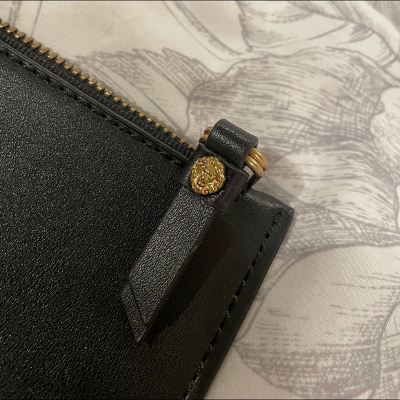 Anne Klein black&gold Clutch/Wristlet - Picture 3 of 3